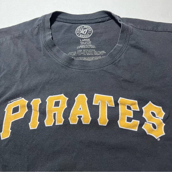Pittsburgh Pirates T-Shirt L Black 2-Side Cotton Tee DISTRESSED Scrumm Bucs - Picture 2 of 4
